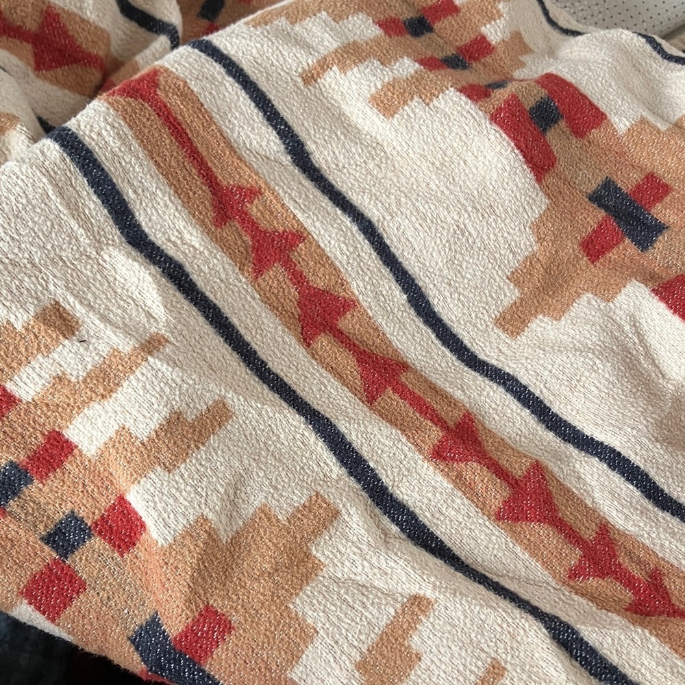 Pendleton Home Collection Blanket with Earthy Tones